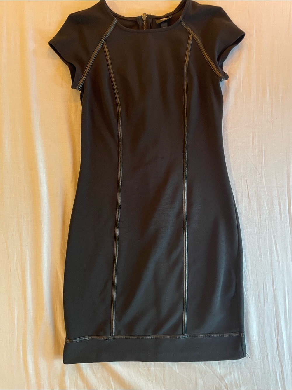 Massimo Black Cap-Sleeve Sheath Dress